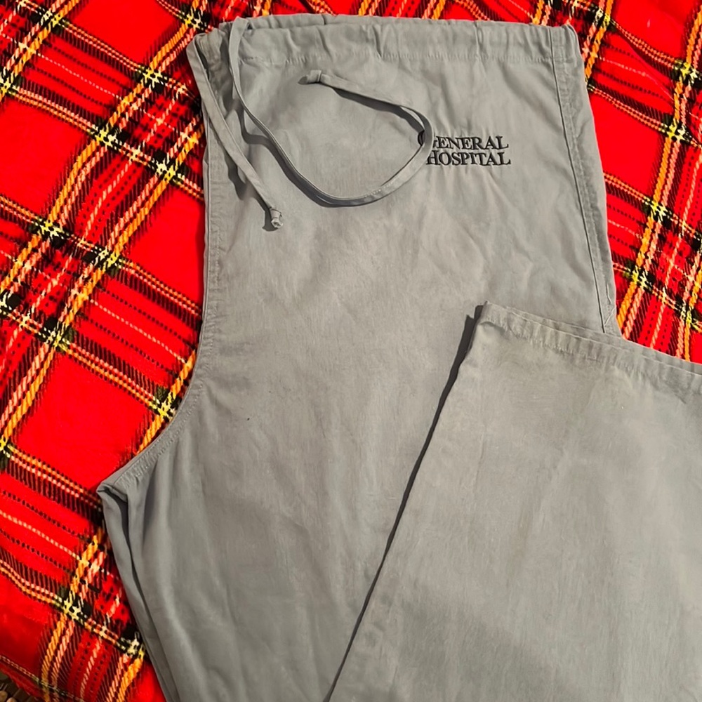 #30 General Hospital surgical blue scrubs in XL